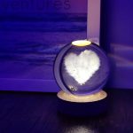 چراغ خواب مدل گوی کریستالی طرح قلب 3D/ یونیک کالا